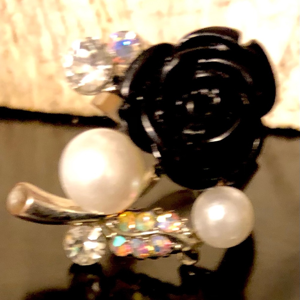 Ring - Picture 2 of 5